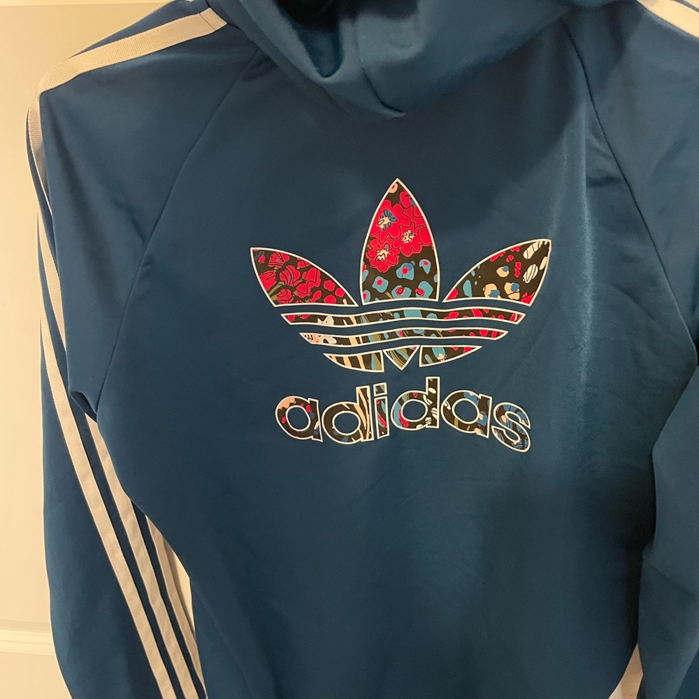 Adidas Set! Like new. Pants small and the jacket is a medium. Perfect for fall